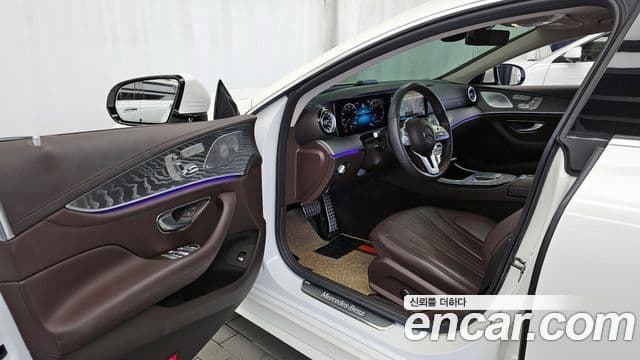 Mercedes-Benz CLS-Class 2021 — Фото 10/20