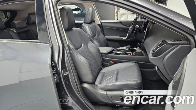 Lexus NX350h 2025 — Photo 8/37