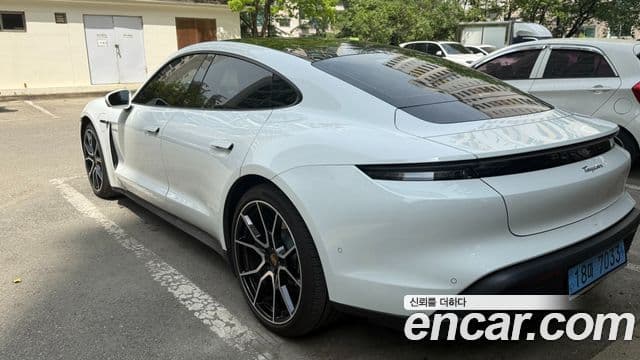 Porsche Taycan 2025 — Şəkil 3/20