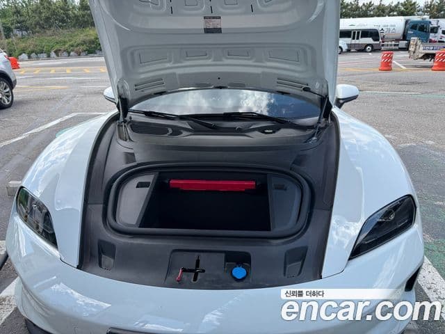 Porsche Taycan 2025 — Şəkil 15/20