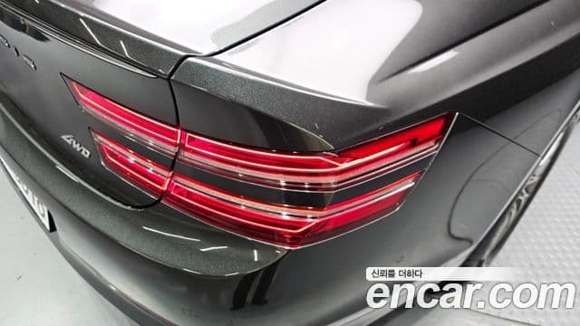 Genesis G80 2021 — Photo 16/32