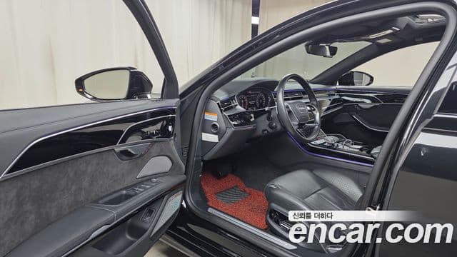Audi A8 2021 — Şəkil 10/20