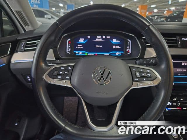Volkswagen Passat GT 2022 — ფოტო 6/14