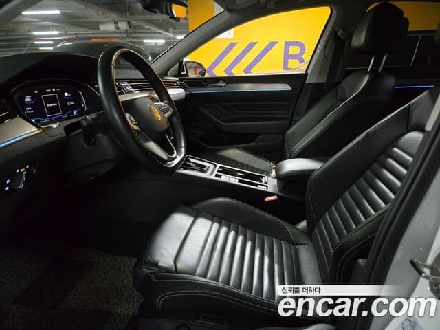 Volkswagen Passat GT 2022 — ფოტო 9/14