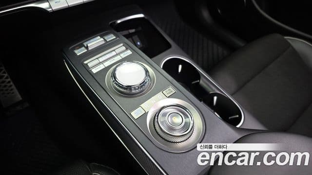 Genesis GV70 2021 — ფოტო 9/20