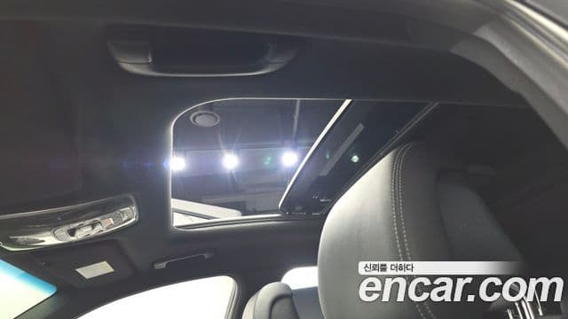 Genesis GV70 2021 — ფოტო 18/20