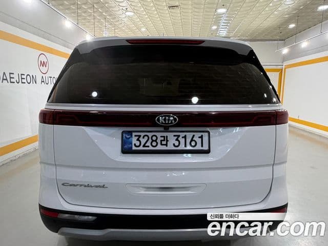 Kia Carnival 2021 — ფოტო 3/15