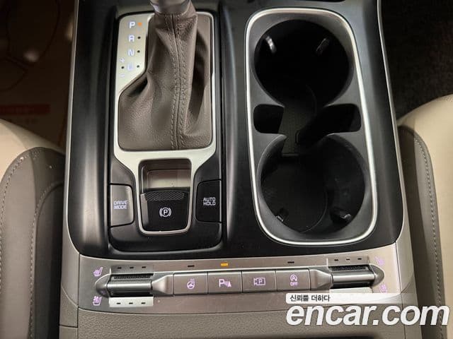 Kia Carnival 2021 — ფოტო 10/15