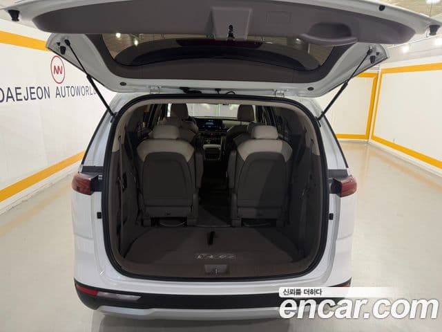 Kia Carnival 2021 — ფოტო 12/15