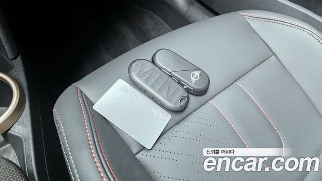 Mini Cooper S Convertible 2026 — ფოტო 18/20