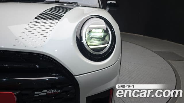 Mini Cooper S Convertible 2026 — Photo 9/30