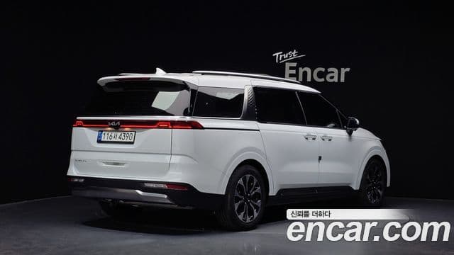 Kia Carnival 2021 — ფოტო 6/20