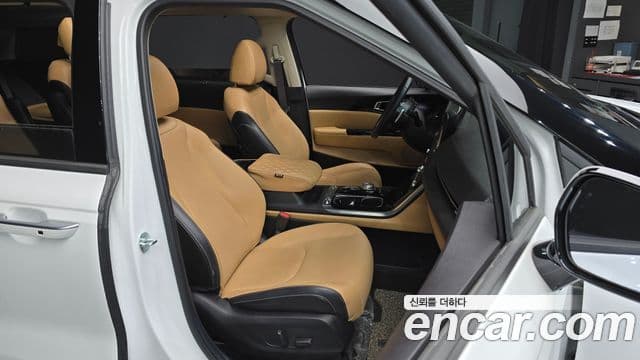 Kia Carnival 2021 — ფოტო 11/20