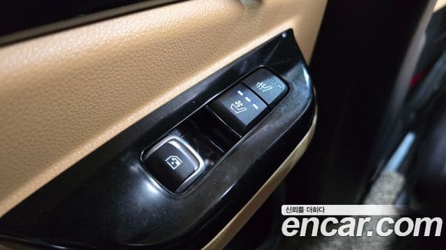 Kia Carnival 2021 — ფოტო 14/20