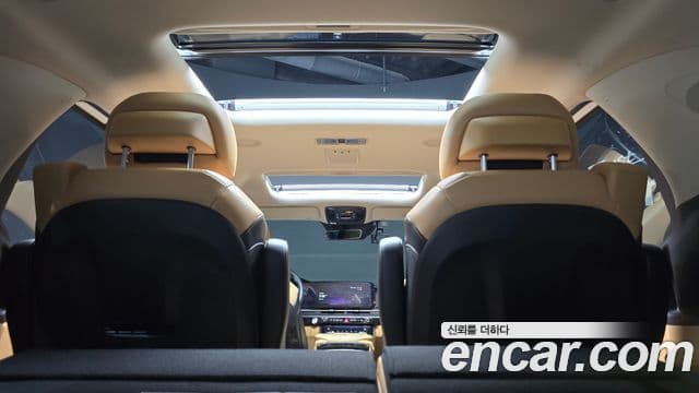 Kia Carnival 2021 — ფოტო 1/20