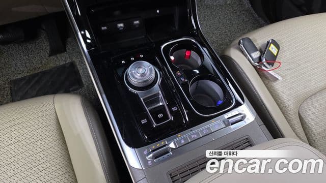 Kia Carnival 2023 — Şəkil 9/20