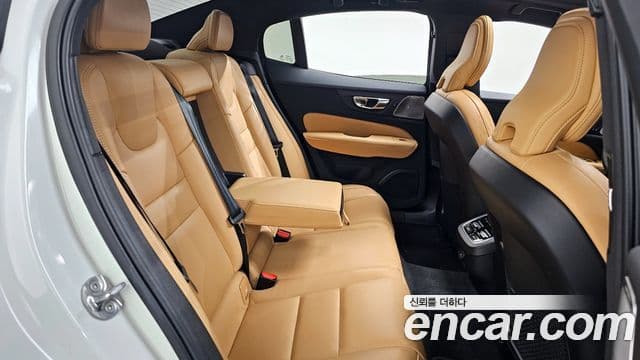 Volvo S60 2023 — Şəkil 12/20