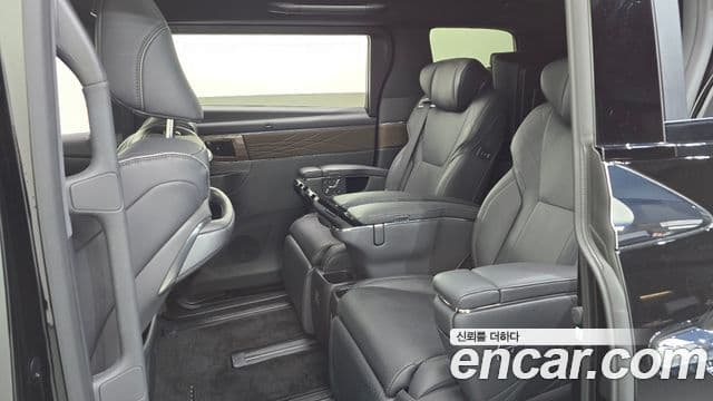 Toyota Alphard 2024 — Şəkil 11/20