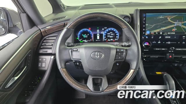 Toyota Alphard 2024 — Şəkil 13/20
