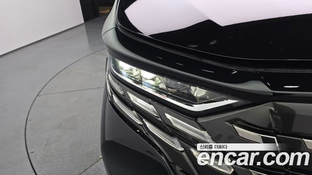 Toyota Alphard 2024 — Photo 26/38