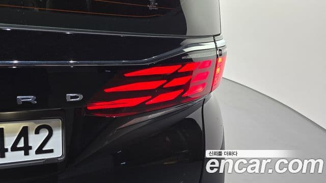 Toyota Alphard 2024 — Photo 20/38