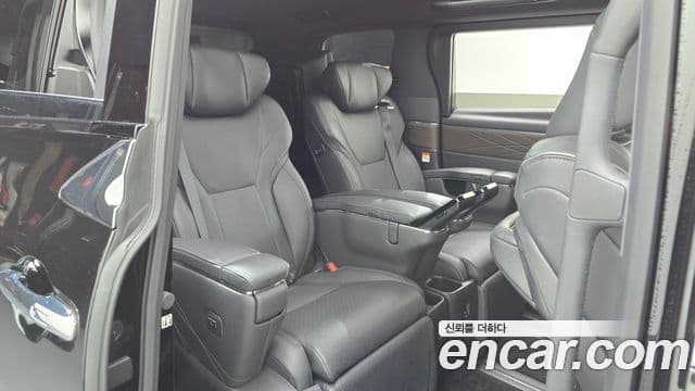 Toyota Alphard 2024 — Photo 13/38