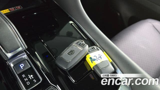 Toyota Alphard 2024 — Photo 12/38