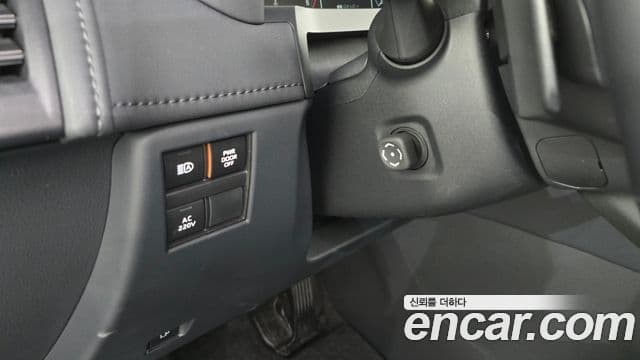 Toyota Alphard 2024 — Photo 29/38