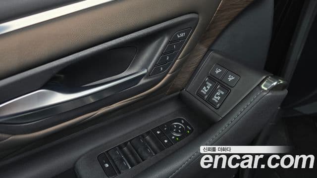 Toyota Alphard 2024 — Photo 24/38