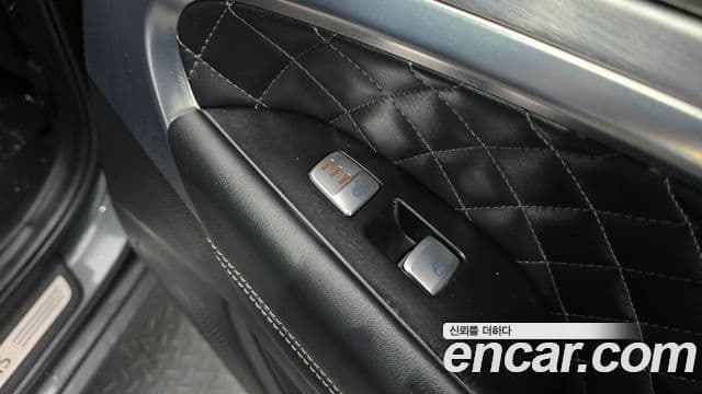 Genesis G70 2019 — ფოტო 16/20