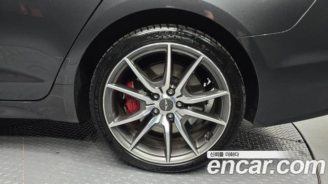 Genesis G70 2019 — Photo 27/34