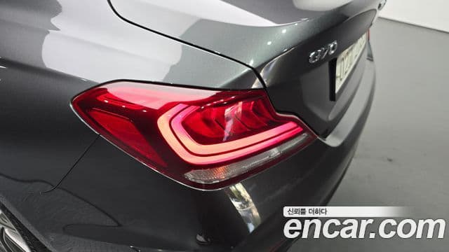 Genesis G70 2019 — Photo 28/34