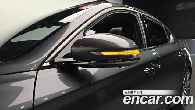 Genesis G70 2019 — Photo 19/34