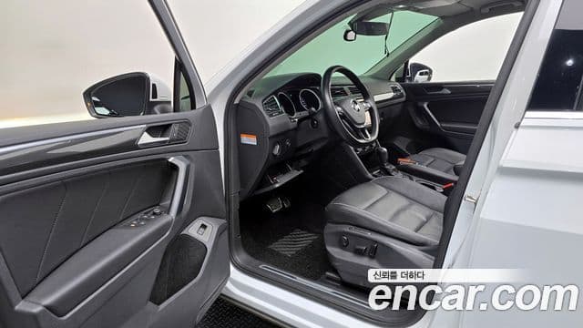 Volkswagen Tiguan 2019 — Şəkil 10/20
