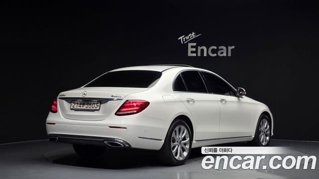 Mercedes-Benz E-Class 2019 — ფოტო 2/20