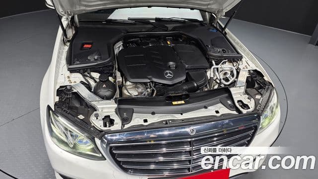 Mercedes-Benz E-Class 2019 — ფოტო 6/20
