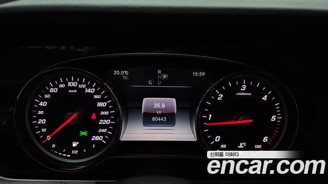 Mercedes-Benz E-Class 2019 — ფოტო 8/20