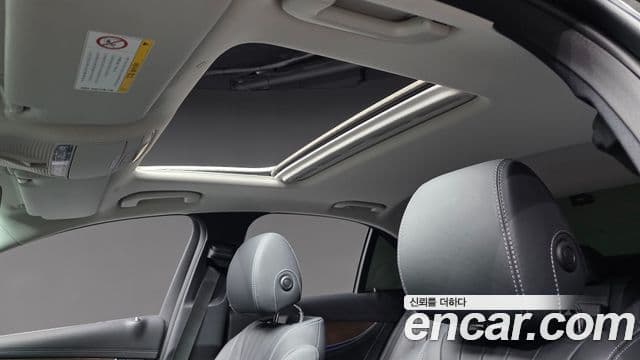 Mercedes-Benz E-Class 2019 — ფოტო 17/20