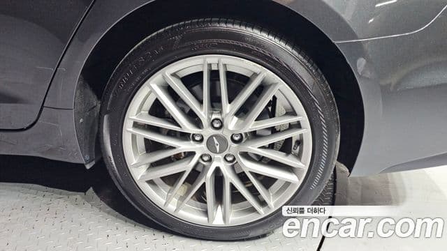 Genesis G70 2019 — Şəkil 33/34