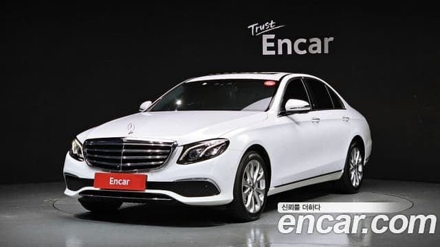 Mercedes-Benz E-Class 2018 — ფოტო 1/20