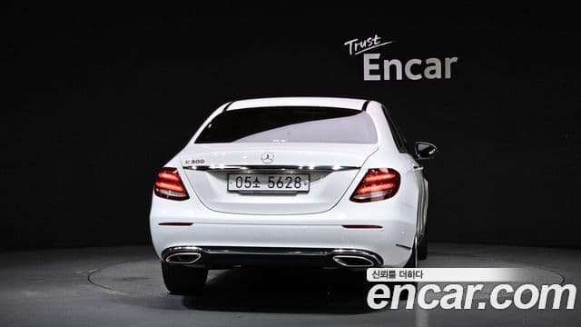 Mercedes-Benz E-Class 2018 — ფოტო 4/20