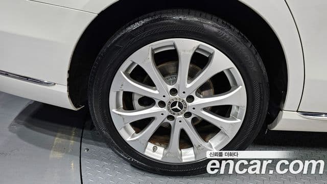 Mercedes-Benz E-Class 2018 — ფოტო 5/20