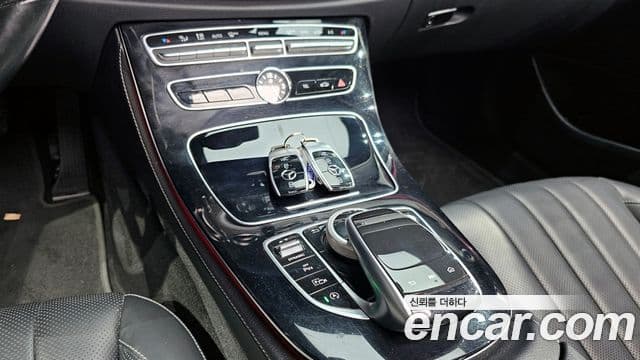 Mercedes-Benz E-Class 2018 — ფოტო 9/20