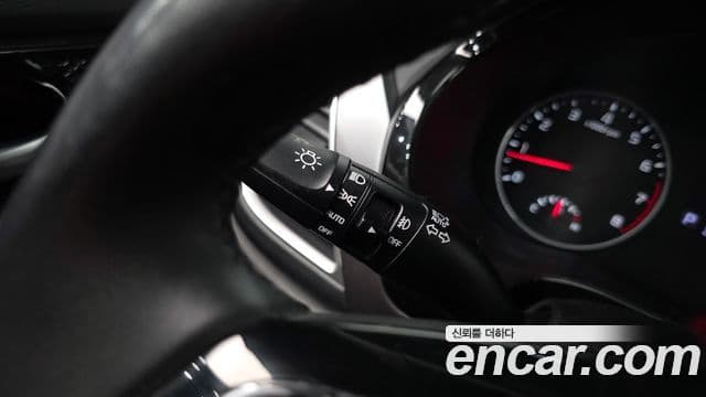 Kia Seltos 2020 — ფოტო 4/31