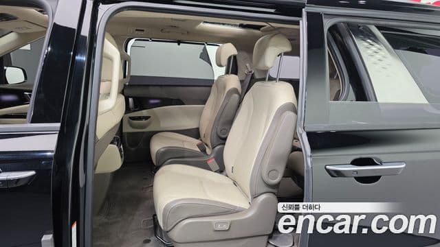 Kia Carnival 2022 — Фото 11/20
