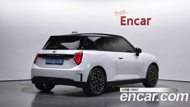Mini Cooper Electric 2024 — Photo 16/20