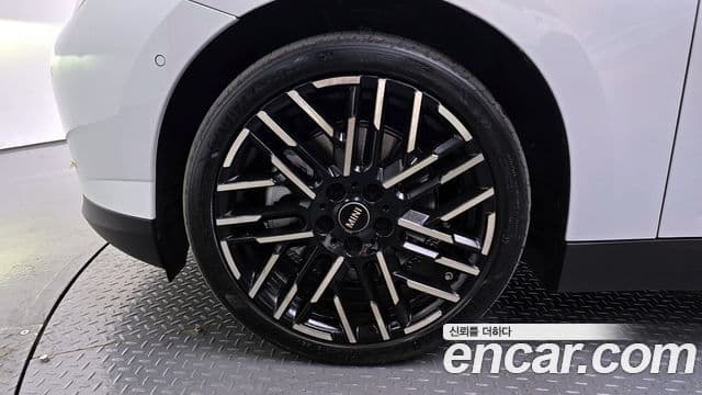 Mini Cooper Electric 2024 — Photo 3/20