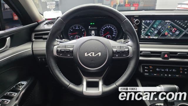 Kia K5 2023 — Şəkil 16/20