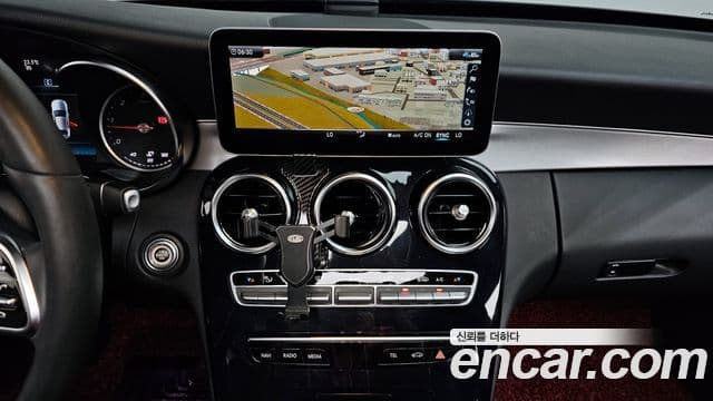 Mercedes-Benz C-Class 2020 — Photo 16/20