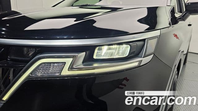 Kia Carnival 2021 — Photo 28/33